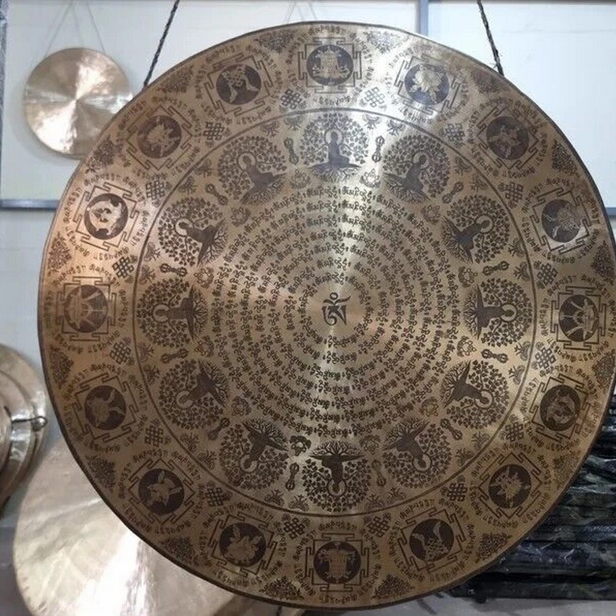 Tibetan Healing Gong – Handcrafted for Therapy - Image 2